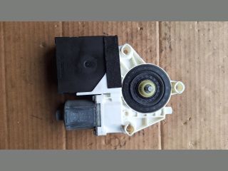 bontott VW GOLF V Jobb első Ablakemelő Motor