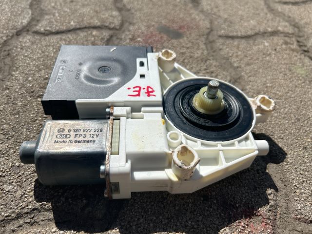 bontott VW GOLF V Jobb első Ablakemelő Motor