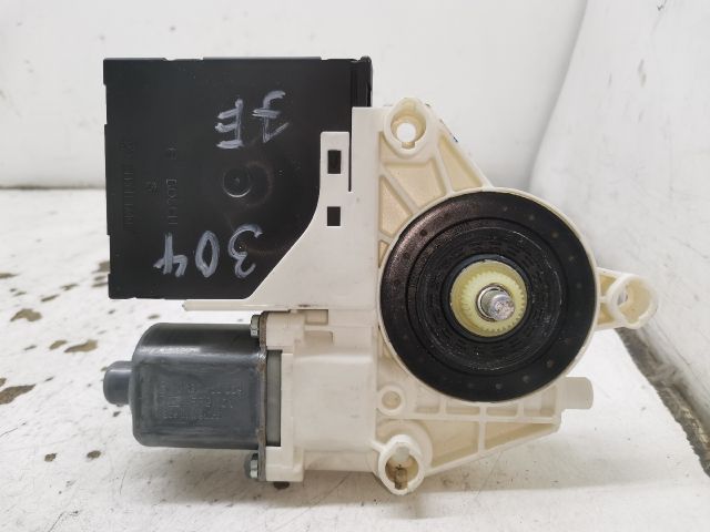 bontott VW GOLF V Jobb első Ablakemelő Motor