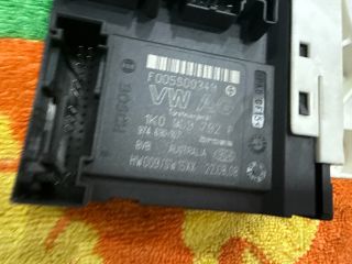 bontott VW GOLF V Jobb első Ablakemelő Motor