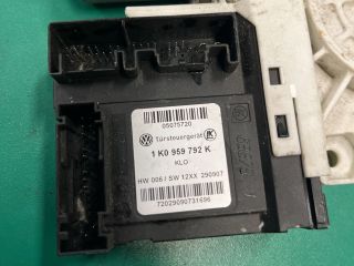 bontott VW GOLF V Jobb első Ablakemelő Motor