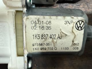 bontott VW GOLF V Jobb első Ablakemelő Motor