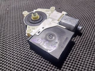 bontott VW GOLF V Jobb első Ablakemelő Motor