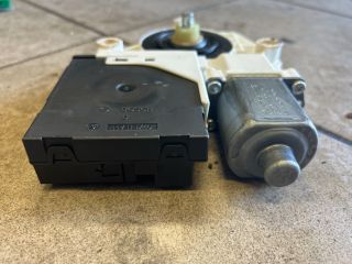 bontott VW GOLF V Jobb első Ablakemelő Motor