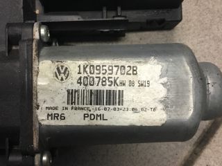 bontott VW GOLF V Jobb első Ablakemelő Motor