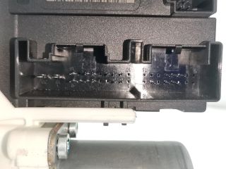 bontott VW GOLF V Jobb első Ablakemelő Motor