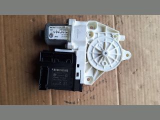 bontott VW GOLF V Jobb első Ablakemelő Motor