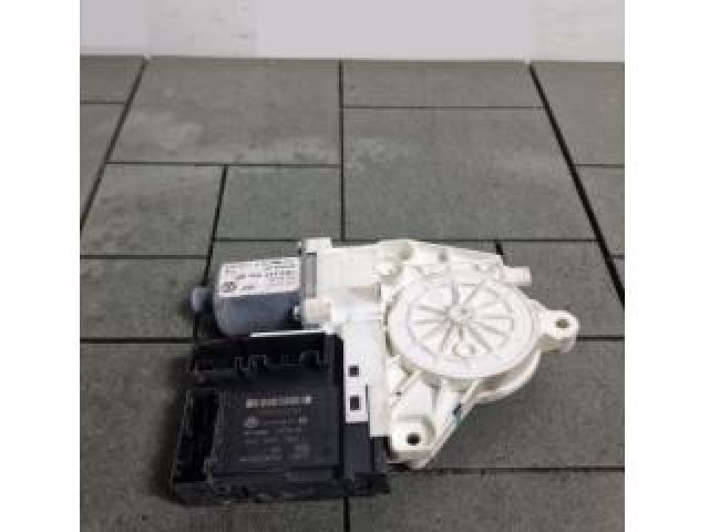 bontott VW GOLF V Jobb első Ablakemelő Motor