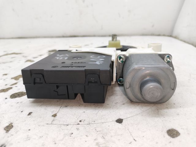 bontott VW GOLF V Jobb első Ablakemelő Motor