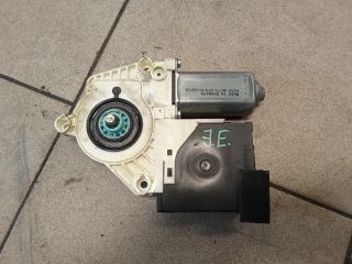 bontott VW GOLF V Jobb első Ablakemelő Motor