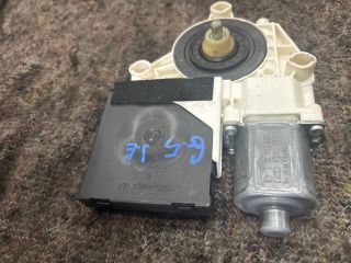 bontott VW GOLF V Jobb első Ablakemelő Motor