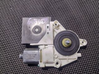 bontott VW GOLF V Jobb első Ablakemelő Motor