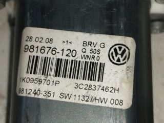 bontott VW GOLF V Jobb első Ablakemelő Motor