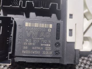 bontott VW GOLF V Jobb első Ablakemelő Motor