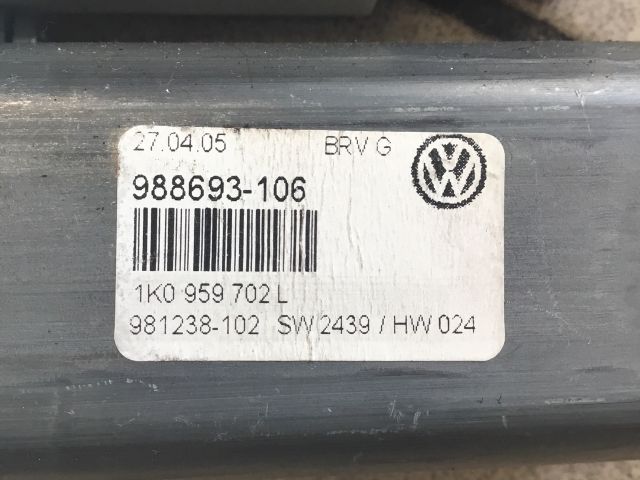 bontott VW GOLF V Jobb első Ablakemelő Motor