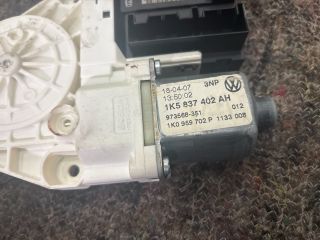 bontott VW GOLF V Jobb első Ablakemelő Motor