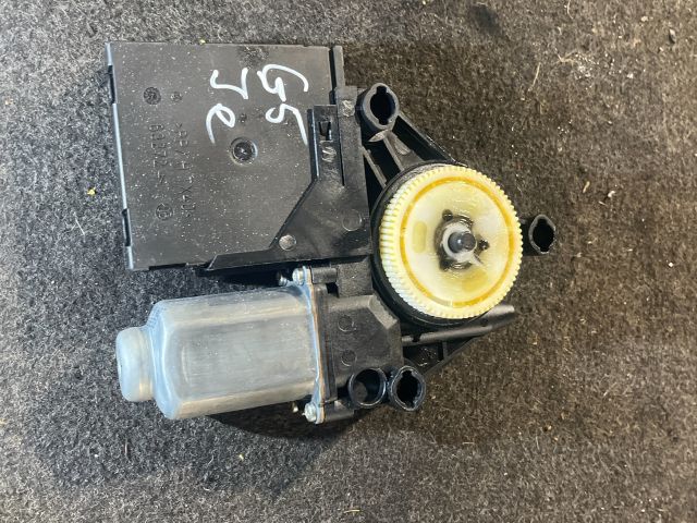 bontott VW GOLF V Jobb első Ablakemelő Motor