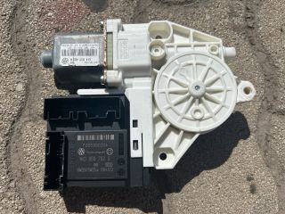 bontott VW GOLF V Jobb első Ablakemelő Motor