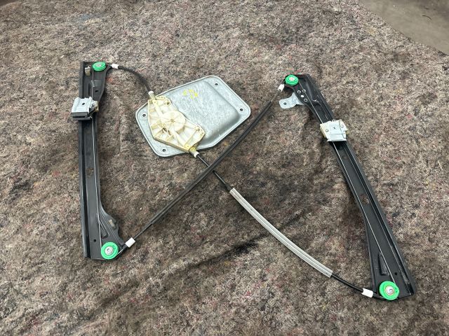 bontott VW GOLF V Jobb első Ablakemelő Szerkezet (Elektromos)