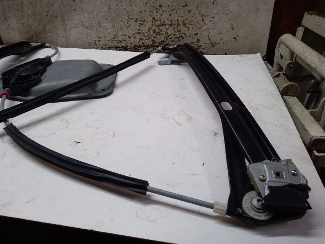 bontott VW GOLF V Jobb első Ablakemelő Szerkezet (Elektromos)