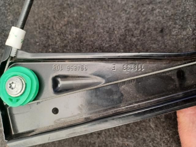 bontott VW GOLF V Jobb első Ablakemelő Szerkezet (Elektromos)