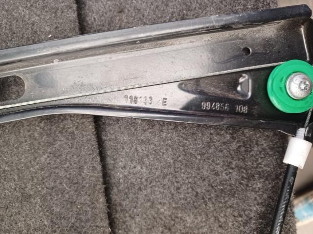 bontott VW GOLF V Jobb első Ablakemelő Szerkezet (Elektromos)