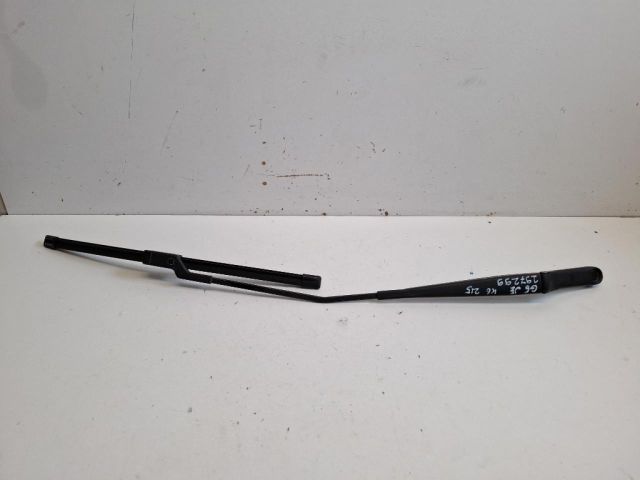 bontott VW GOLF V Jobb első Ablaktörlő Kar