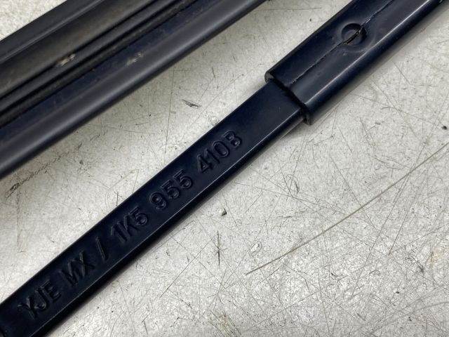 bontott VW GOLF V Jobb első Ablaktörlő Kar