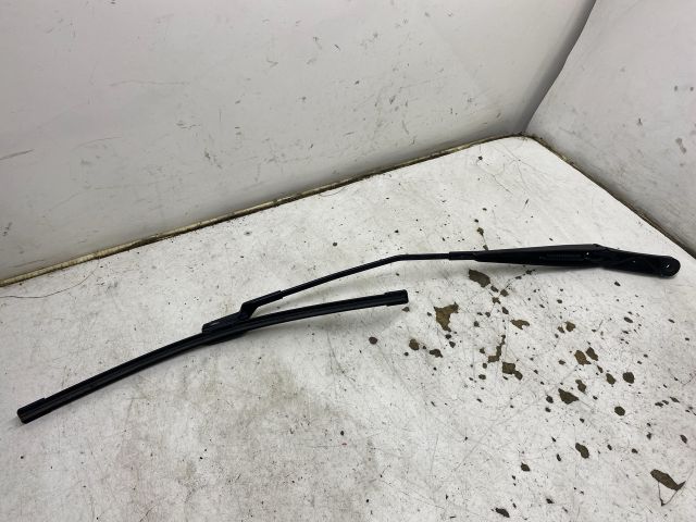 bontott VW GOLF V Jobb első Ablaktörlő Kar