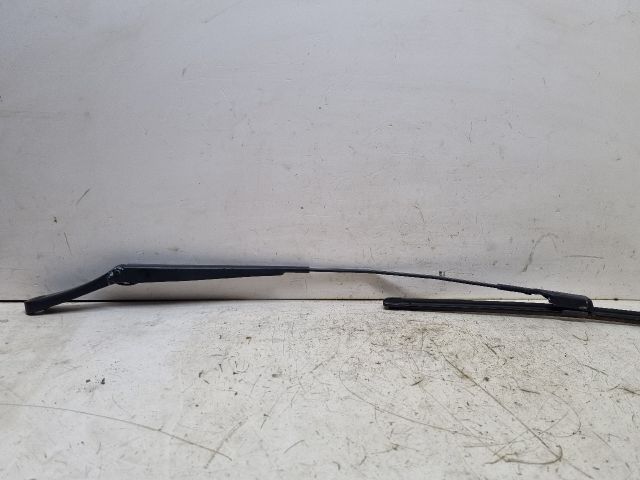 bontott VW GOLF V Jobb első Ablaktörlő Kar