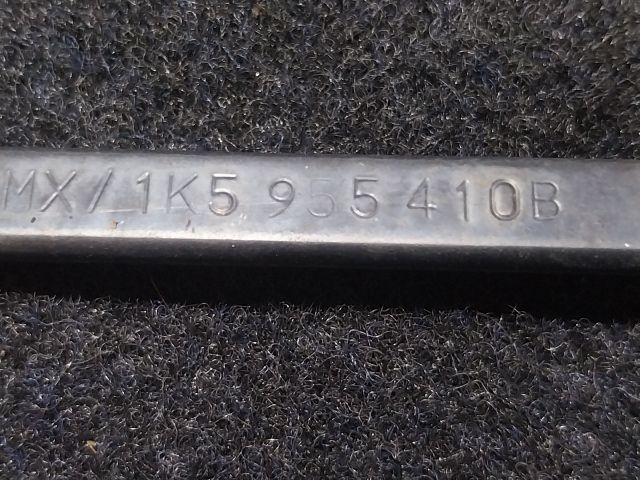 bontott VW GOLF V Jobb első Ablaktörlő Kar