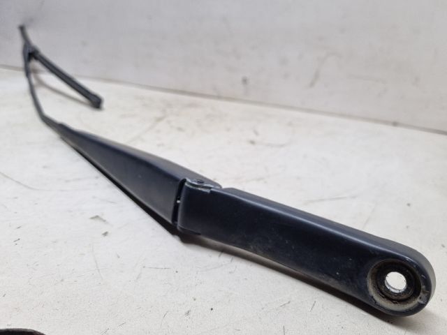 bontott VW GOLF V Jobb első Ablaktörlő Kar