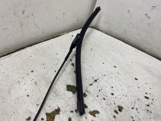 bontott VW GOLF V Jobb első Ablaktörlő Kar