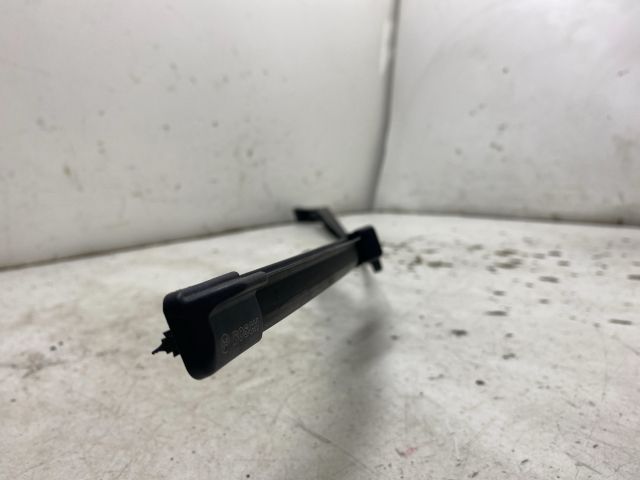 bontott VW GOLF V Jobb első Ablaktörlő Kar