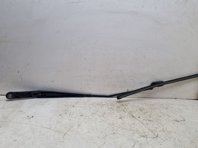 bontott VW GOLF V Jobb első Ablaktörlő Kar