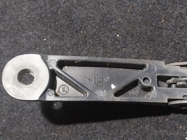 bontott VW GOLF V Jobb első Ablaktörlő Kar