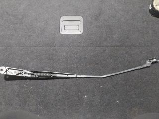 bontott VW GOLF V Jobb első Ablaktörlő Kar