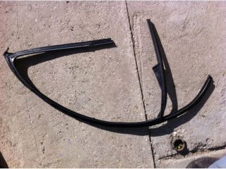 bontott VW GOLF V Jobb első Ablakvezető Gumi