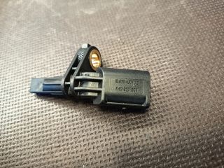 bontott VW GOLF V Jobb első ABS Jeladó