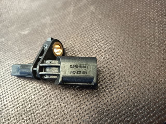 bontott VW GOLF V Jobb első ABS Jeladó