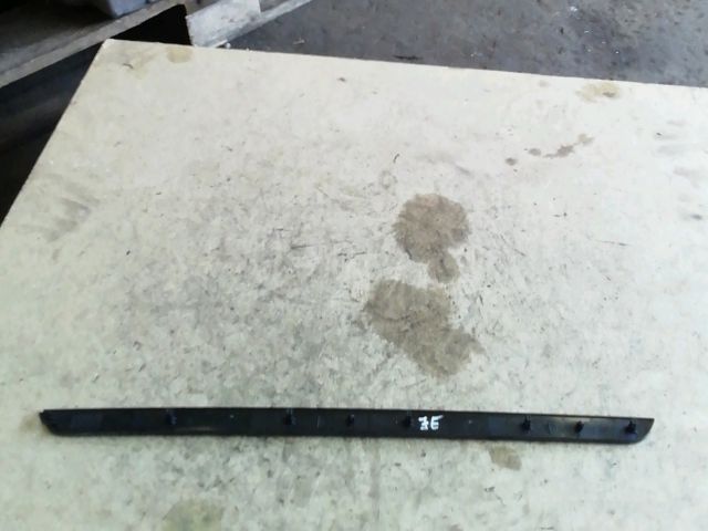 bontott VW GOLF V Jobb első Ajtó Kárpit Díszléc