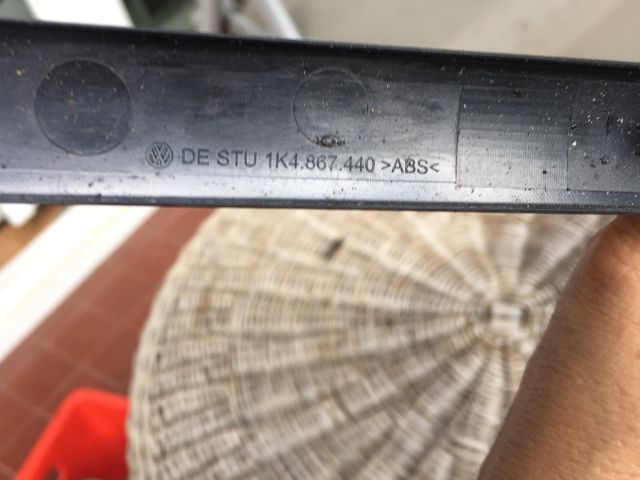 bontott VW GOLF V Jobb első Ajtó Kárpit Díszléc