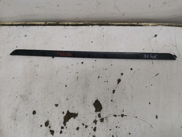 bontott VW GOLF V Jobb első Ajtó Kárpit Díszléc