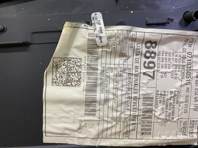 bontott VW GOLF V Jobb első Ajtó Kárpit