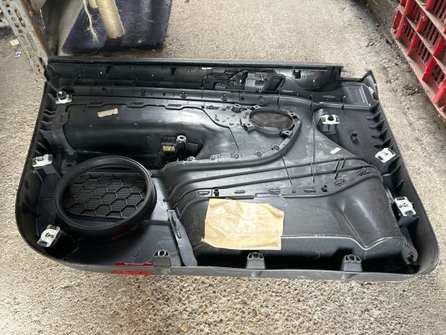 bontott VW GOLF V Jobb első Ajtó Kárpit