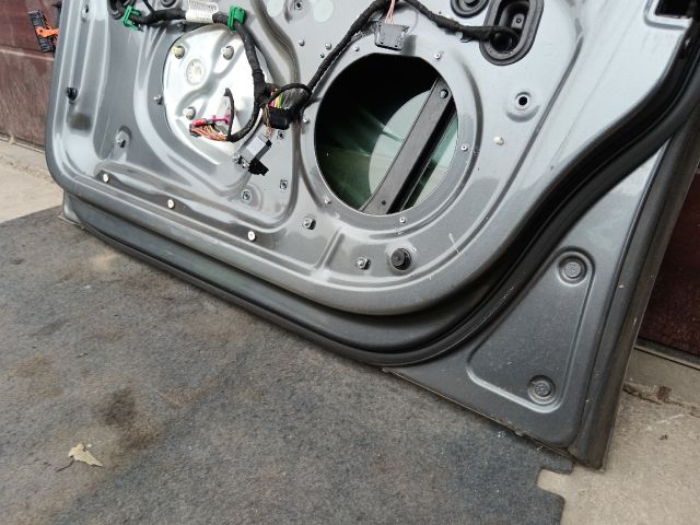 bontott VW GOLF V Jobb első Ajtó (Részeivel)