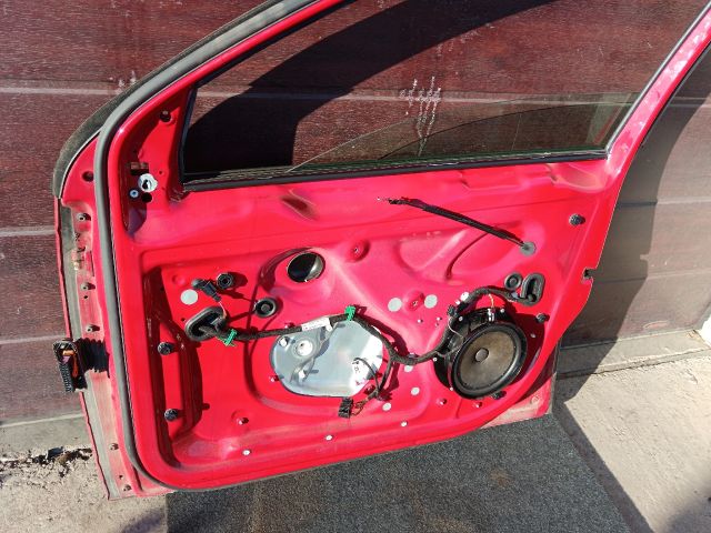 bontott VW GOLF V Jobb első Ajtó (Részeivel)