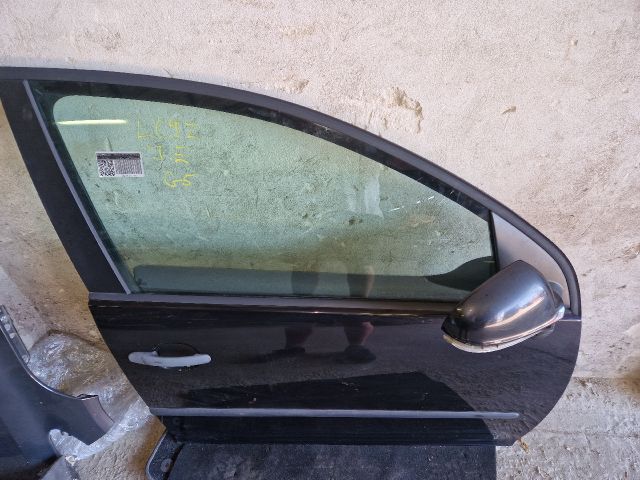 bontott VW GOLF V Jobb első Ajtó (Részeivel)