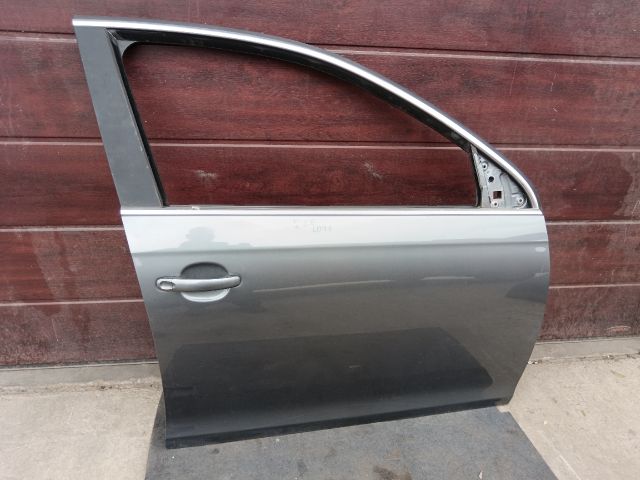 bontott VW GOLF V Jobb első Ajtó (Részeivel)