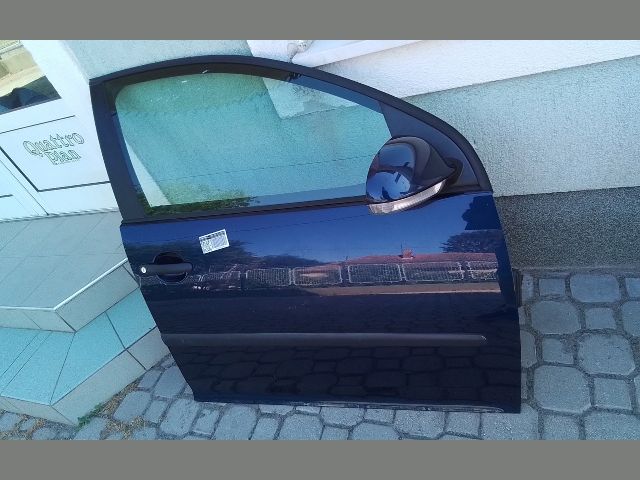 bontott VW GOLF V Jobb első Ajtó (Részeivel)